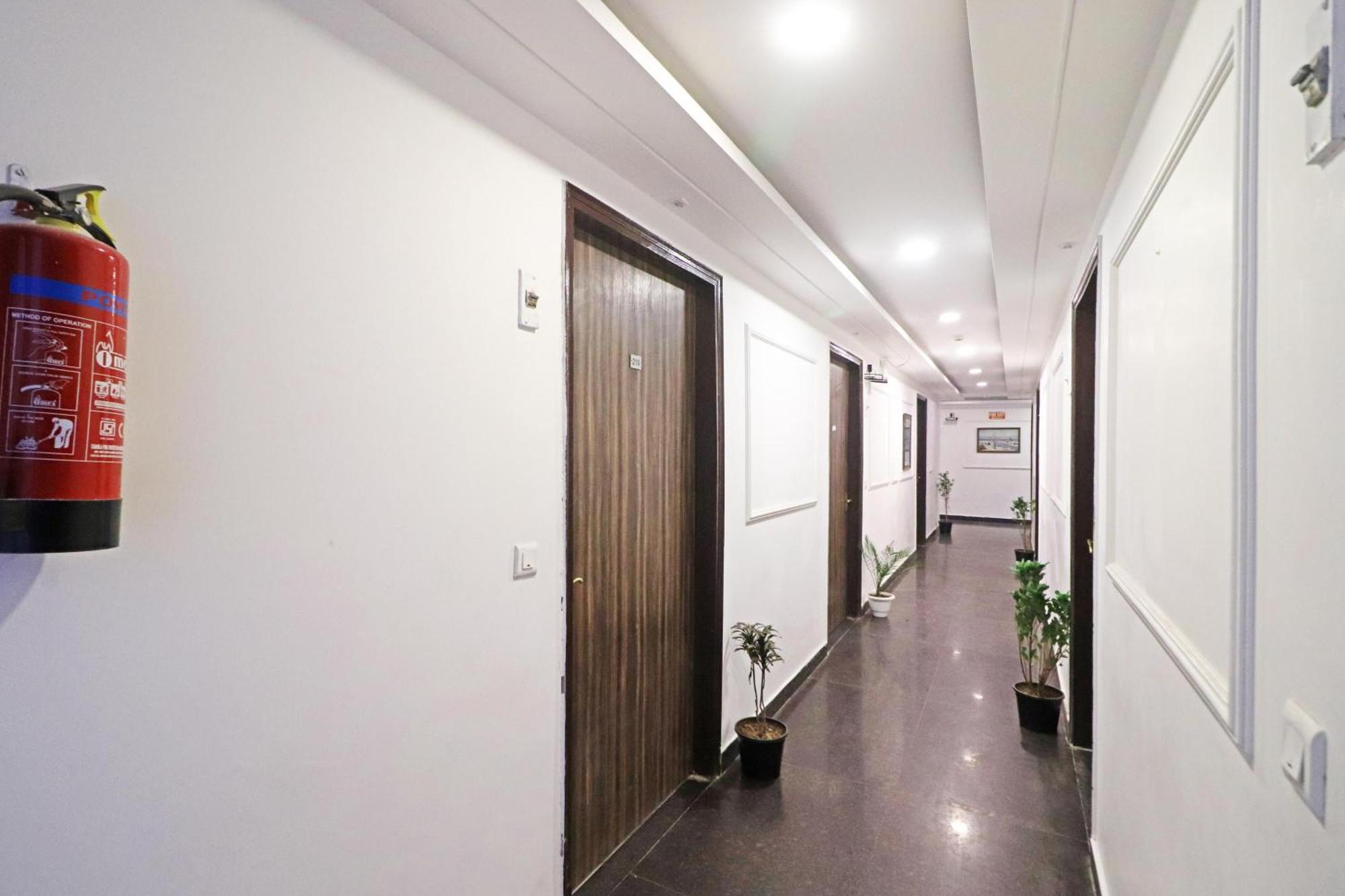 Hotel Mayda Prime Near Delhi Airport New Delhi Bagian luar foto