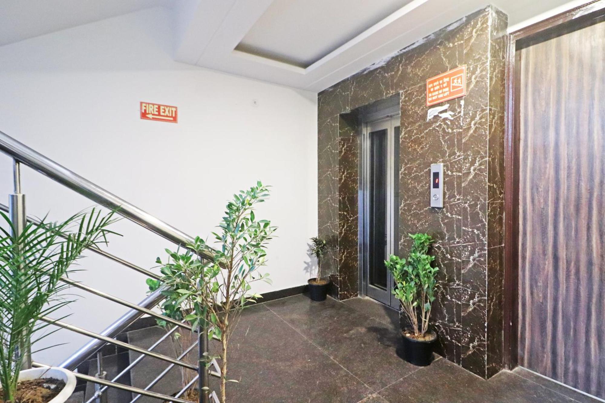 Hotel Mayda Prime Near Delhi Airport New Delhi Bagian luar foto